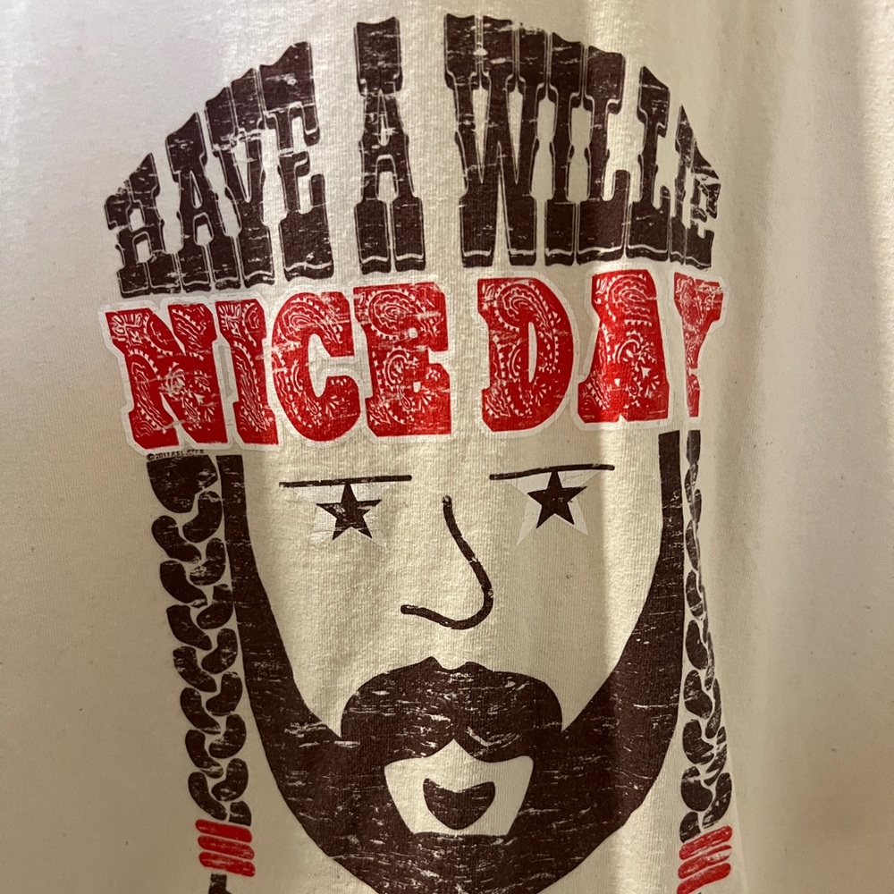 Neutral willie Nelson oversized vintage t shirt. Size is 2XL
